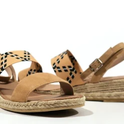 Alpargatas beige bajas con banda elástica para mujer