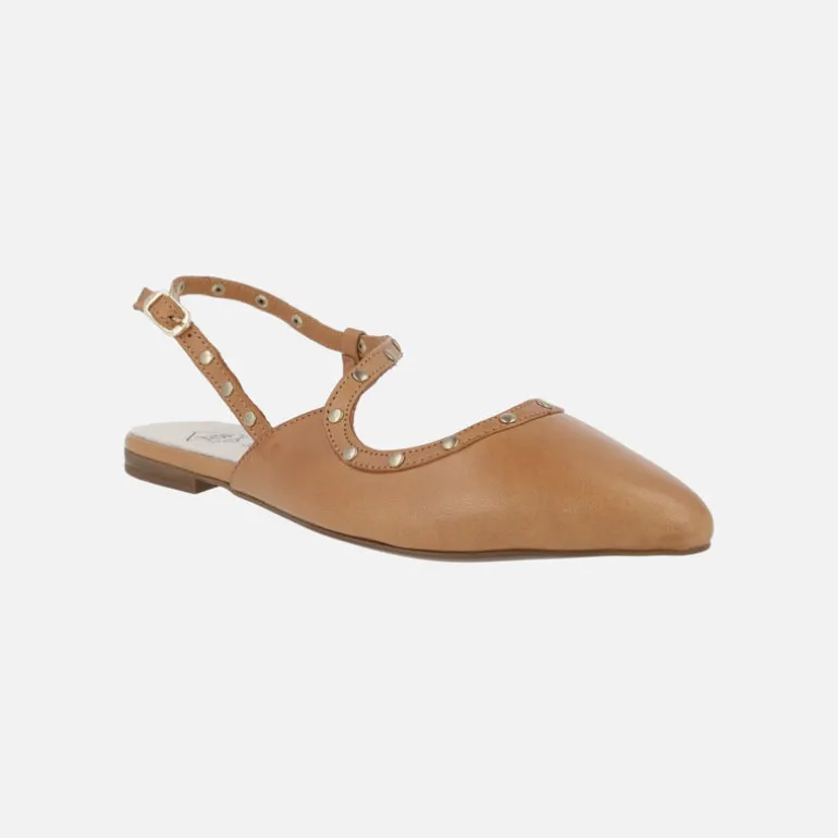 Bailarinas destalonadas con detalle de tachas metálicas