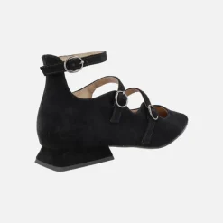 Bailarinas negras de ante con tiras de hebillas y pulsera al tobillo