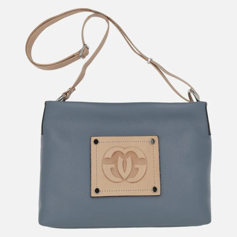 Bolsos de piel con asa bandolera regulable y parche con logo
