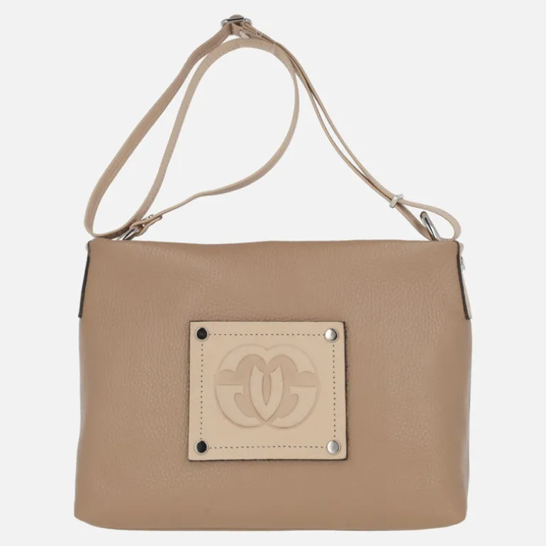Bolsos de piel con asa bandolera regulable y parche con logo