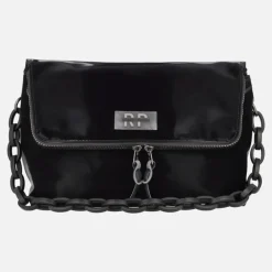 Bolsos en acabado terciopelo con asas intercambiables