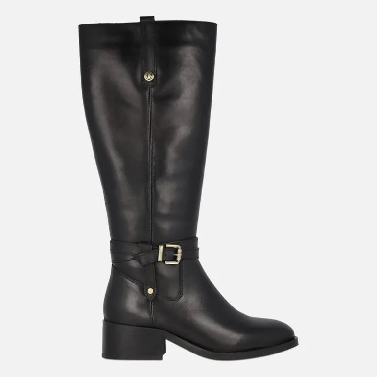 Botas altas de piel con adorno de hebilla y nudo
