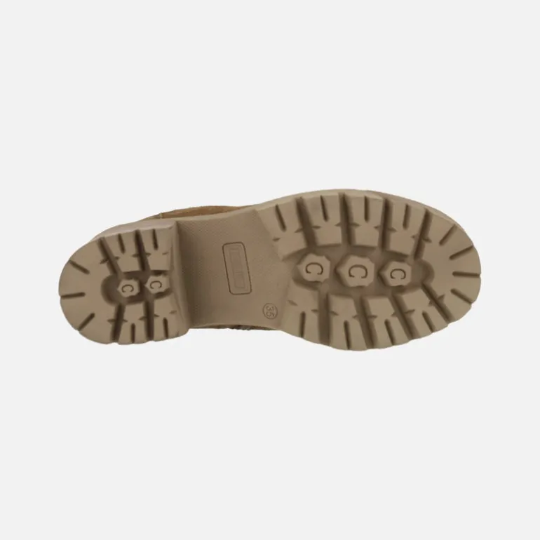 Botas de mujer en serraje camel con piso track