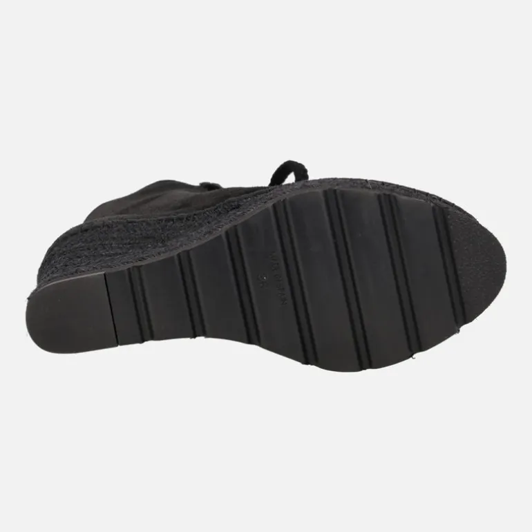 Botas de serraje con cuña alta de yute y pala de borreguillo