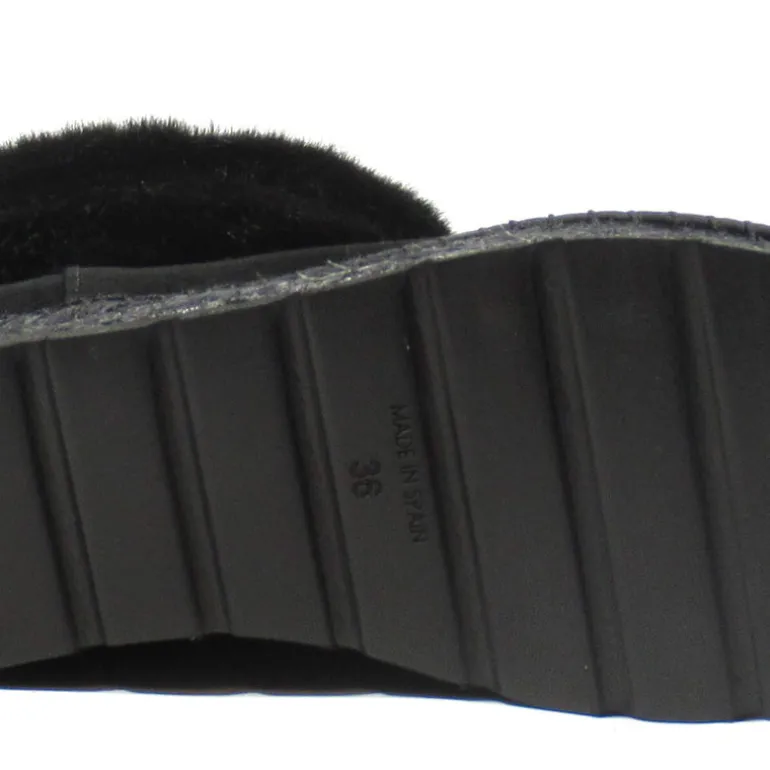 Botas negras de ante con vuelta de pelo y plataforma de esparto