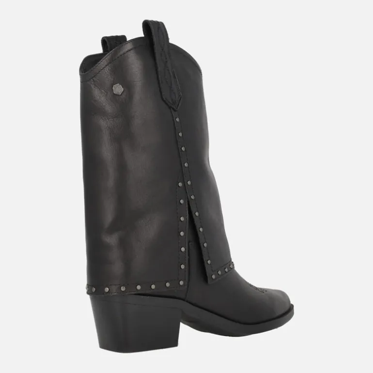 Botas negras de piel Carmela estilo cowboy con detalle de tachas