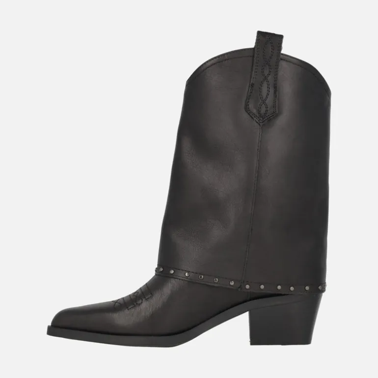Botas negras de piel Carmela estilo cowboy con detalle de tachas