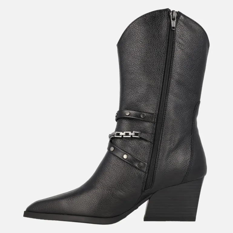 Botas negras de piel estilo cowboy con cadena y remaches de Hispanitas