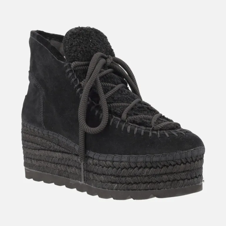 Botines bajos en ante con pala de borreguillo y cuña baja de yute