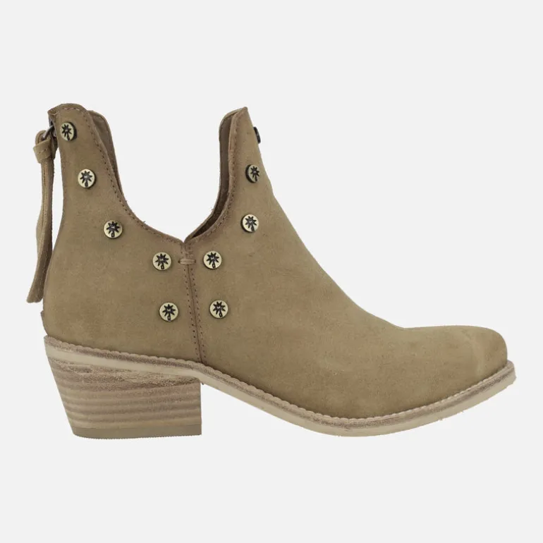 Botines Cut out con remaches y cremallera trasera