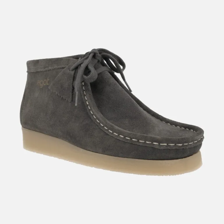 Botines de cordones en piel serraje estilo wallabee