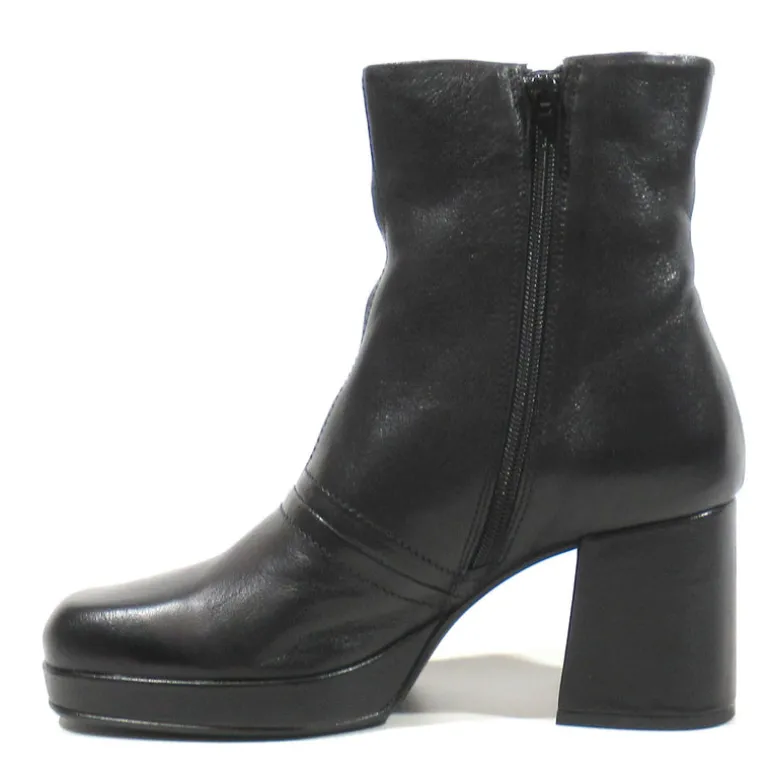 Botines de piel con plataforma y horma cuadrada