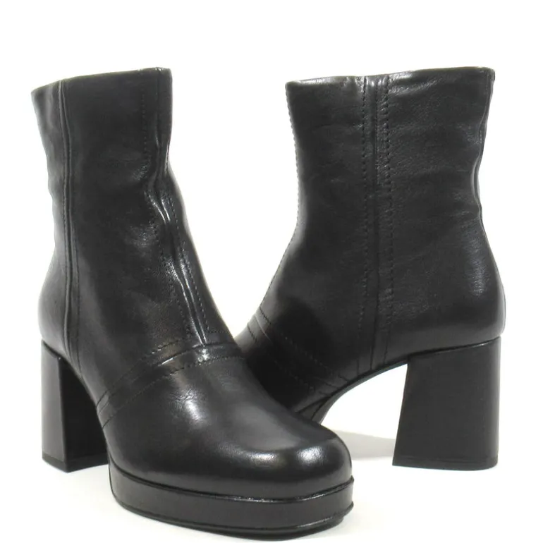 Botines de piel con plataforma y horma cuadrada