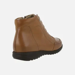 Botines de piel de estilo deportivo con cordones elásticos