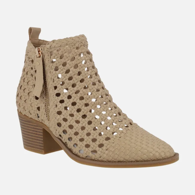 Botines de piel trenzada color beige con cremalleras