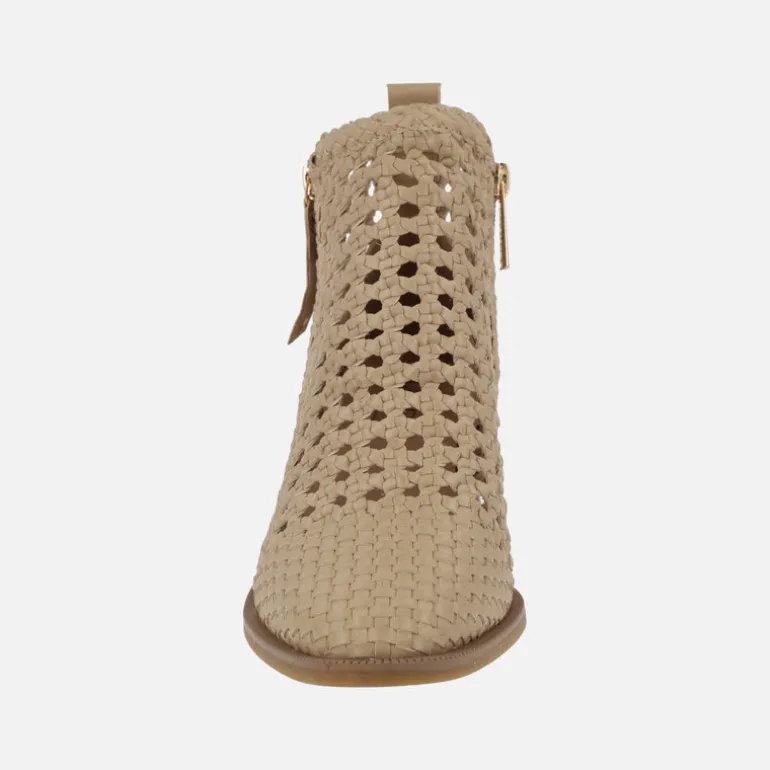 Botines de piel trenzada color beige con cremalleras