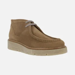 Botines de serraje con cordones estilo Wallabee