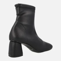 Botines elásticos textura piel con horma redonda y tacón