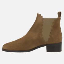 Botines estilo chelsea en piel serraje color cuero