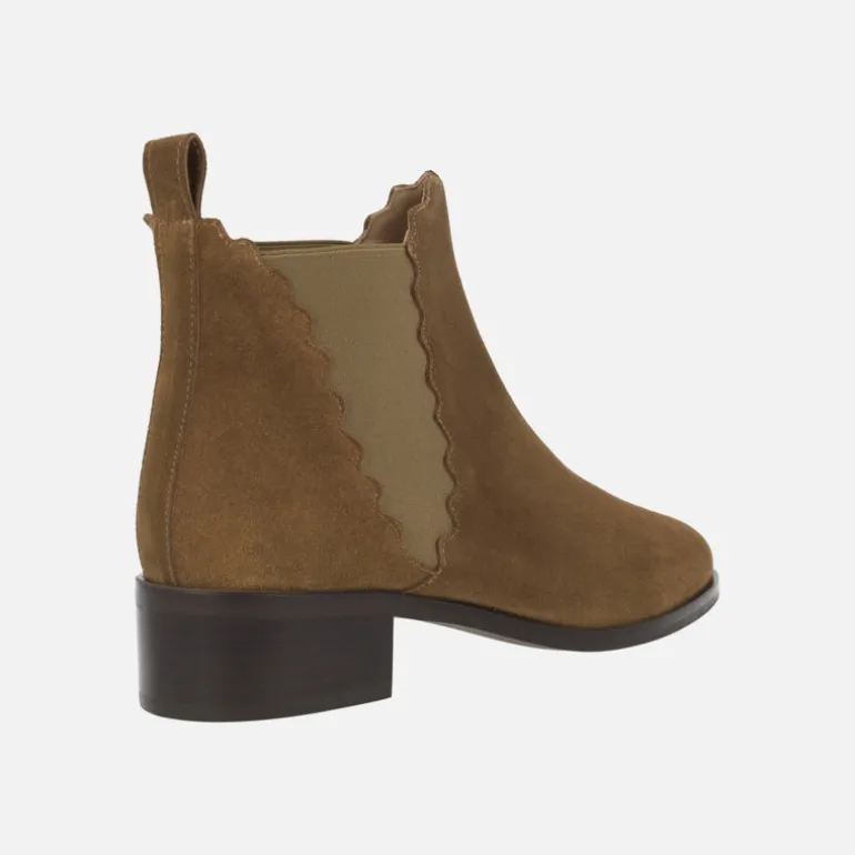 Botines estilo chelsea en piel serraje color cuero
