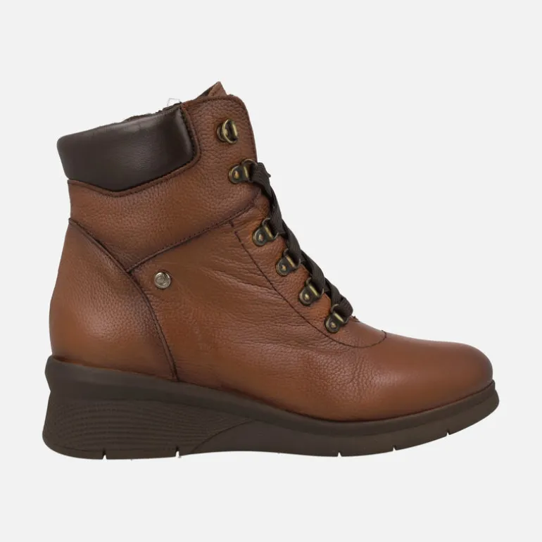 Botines marrones de piel con cordones y cremallera lateral