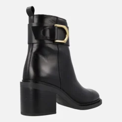 Botines negros de piel Evolet con adorno metálico y tacones de 7 cms