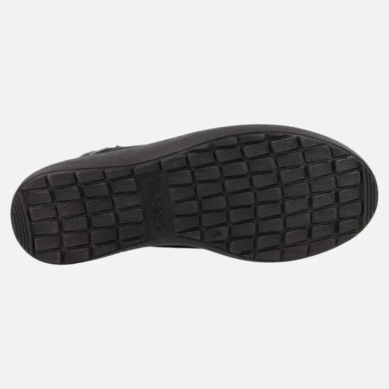 Botines negros de serraje con cordones y membrana Gore-tex