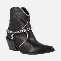 Botines negros estilo cowboy con adorno de cadena