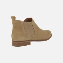 Botines tobilleros estilo chelsea en serraje camel