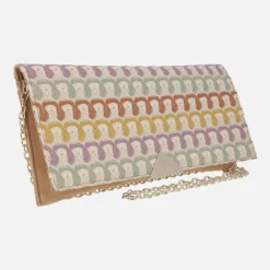Carteras Lodi en ante camel con tapa en tejido crochet