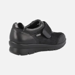 Deportivas multi material con cierre de velcro y membrana TEX