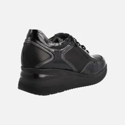 Deportivos negros multi material con cordones y cremallera