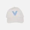Gorras Victoria V en tejido blanco con logo en rizo azul