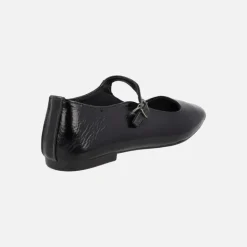 Mercedes para mujer en charol negro con piso plano