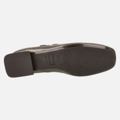 Merceditas de charol con pulseras combinadas y horma cuadrada