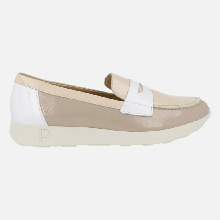Mocasines combinados en piel charol con adorno de antifaz