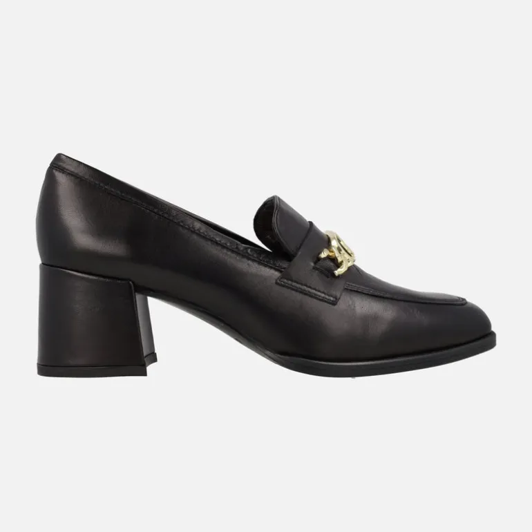 Mocasines con adorno metálico y tacón ancho Megan