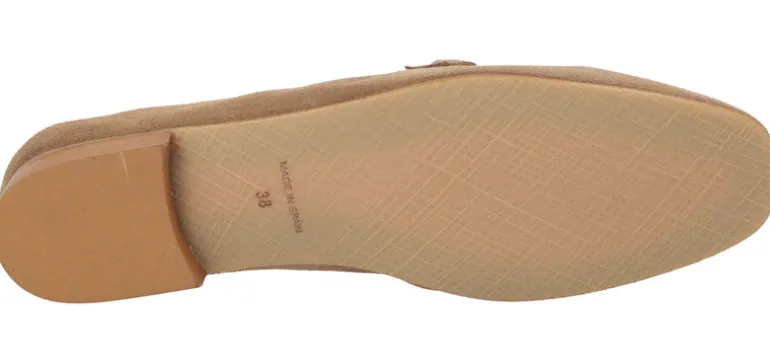 Mocasines de ante color cuero con adorno de estribo