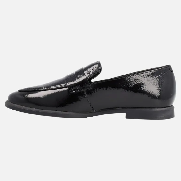 Mocasines de charol con antifaz para mujer