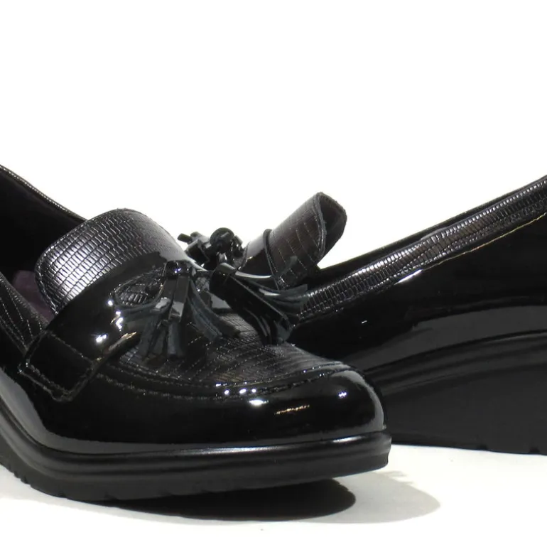 Mocasines de charol con borlas para mujer