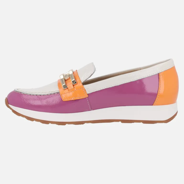 Mocasines de charol en combinado tricolor con cadena