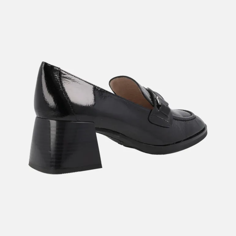 Mocasines de charol Milan con adorno metálico