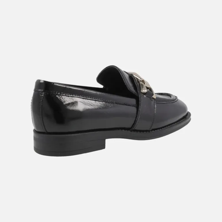 Mocasines de charol New Mimi con adorno de cadena