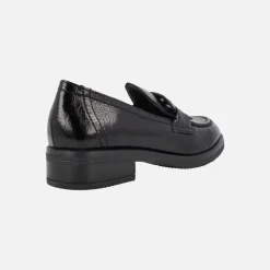 Mocasines de charol Viguera con adorno al tono