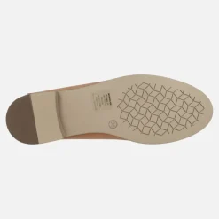 Mocasines de piel color camel con adorno de cadena