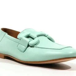 Mocasines de piel con adorno de pasta al tono para mujer