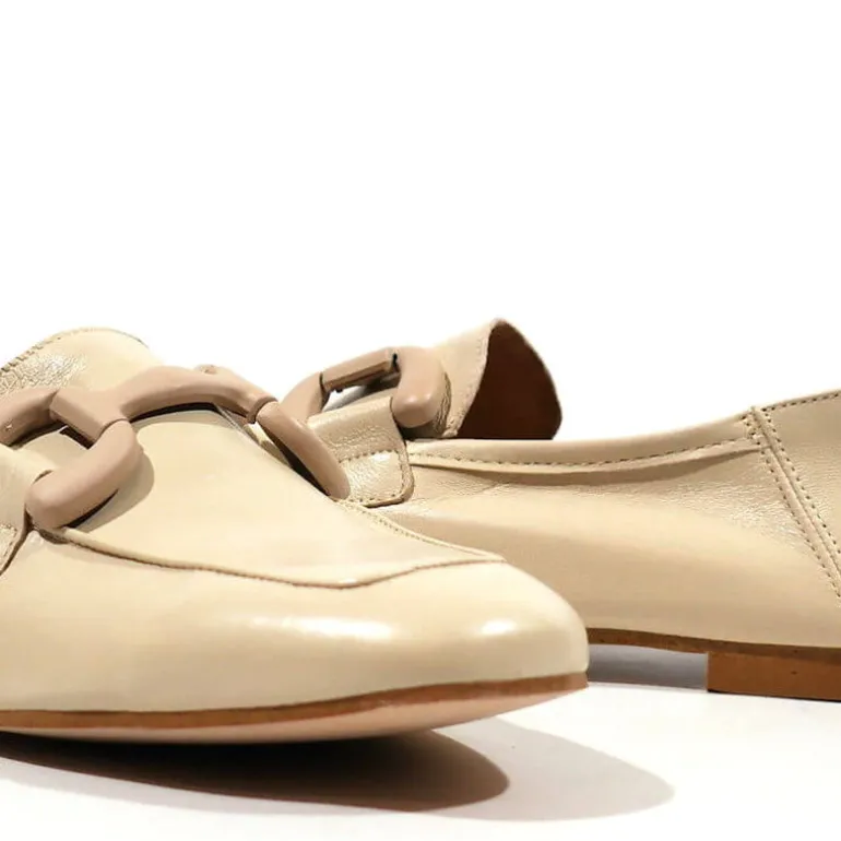 Mocasines de piel con adorno de pasta al tono para mujer