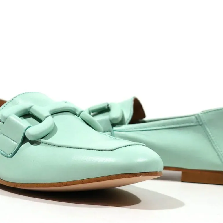 Mocasines de piel con adorno de pasta al tono para mujer