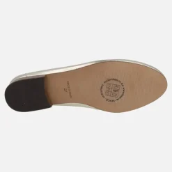 Mocasines de piel con adorno metálico